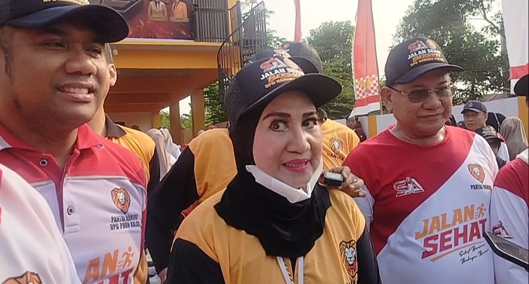 Ribuan Warga Tumpah Ruah di Jalan Trikora, Hanura Kalsel Semarakkan HUT RI ke-81